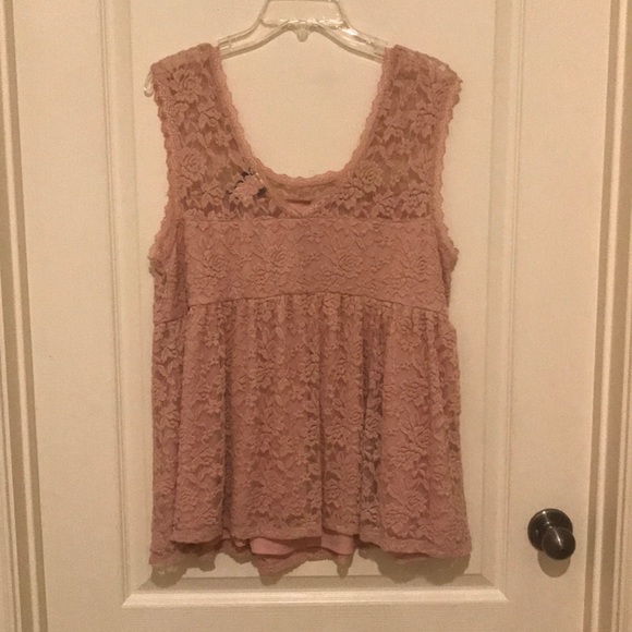 Torrid Blouse 🌸 - Picture 5 of 7